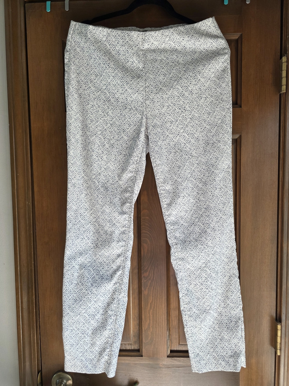 crosby. White and Gray Micro-Print Cropped Ankle Pants